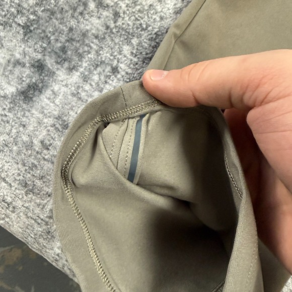 Lululemon ABC Pants Mens 32x32 Taupe Khaki Performance Chino Commute Reflective - Picture 6 of 9